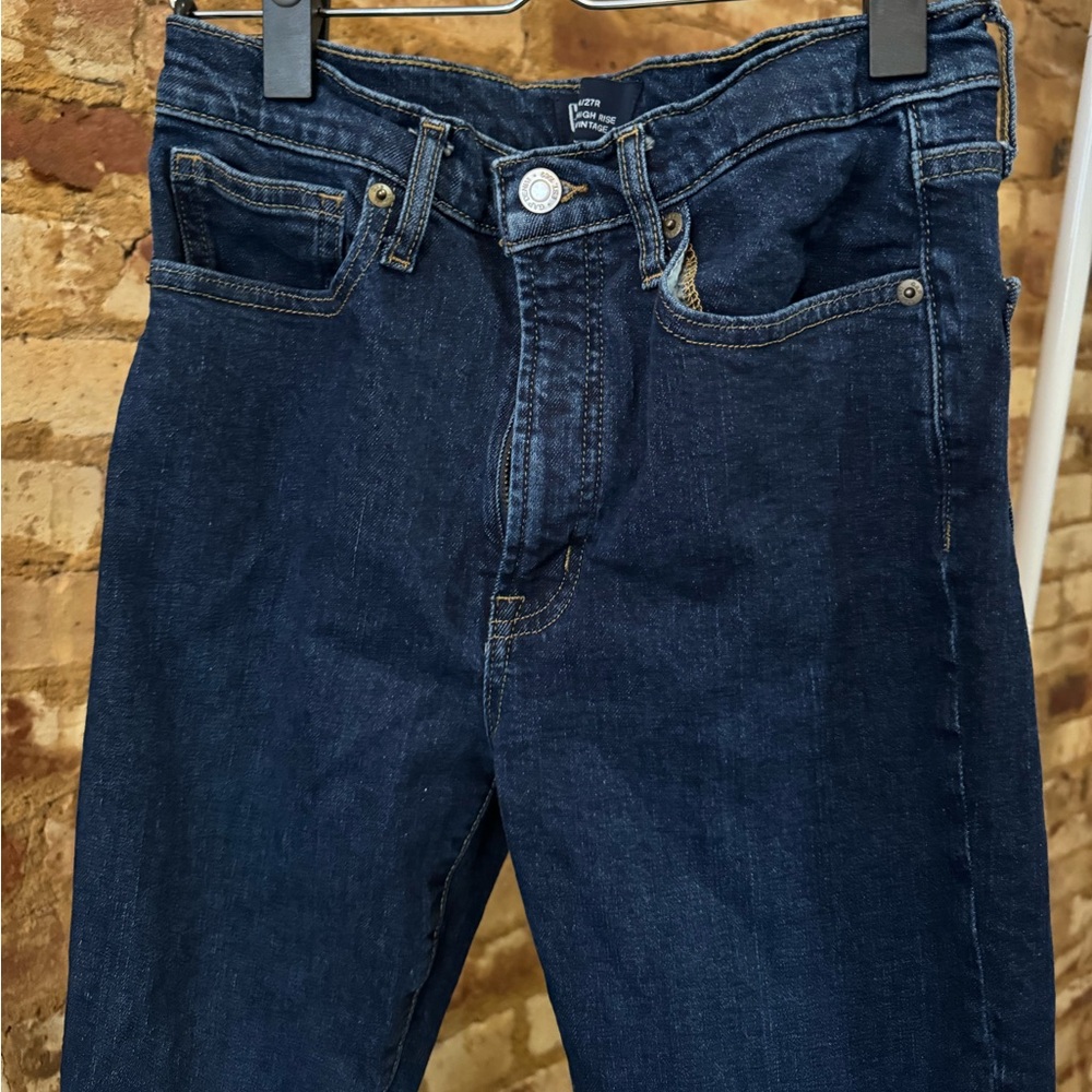High rise vintage slim jean (fits like a skinny imo). Size 4/27R